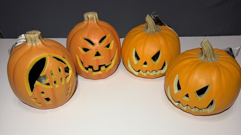 Lot Of 4 Plastic Halloween Pumpkin Jack-o’-lanterns Lights Up Haunted House